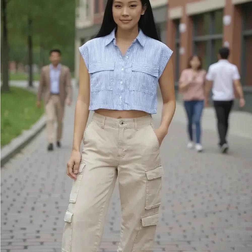 Abercrombie & Fitch Wide Leg Cargo Pants - Picture 2 of 3